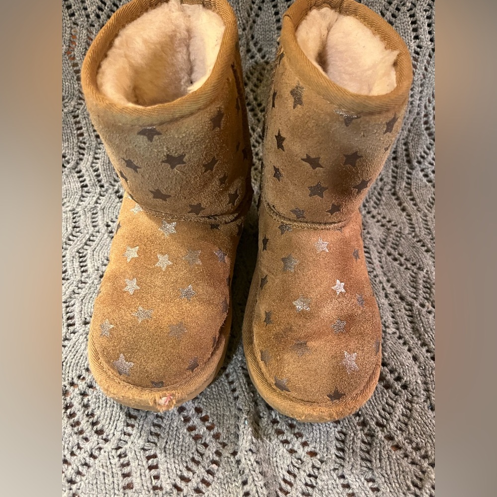 Girls Camel uggs with silver stars size 12
